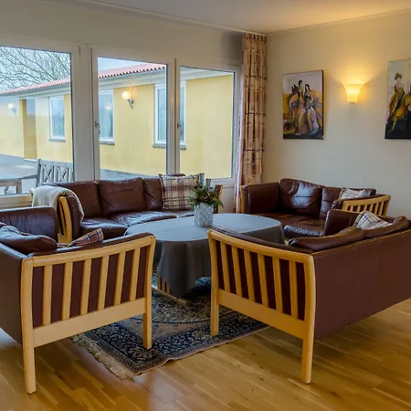 Højgaarden Hotel 2*