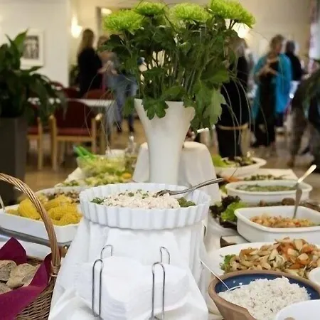 Højgaarden Hotel 2*