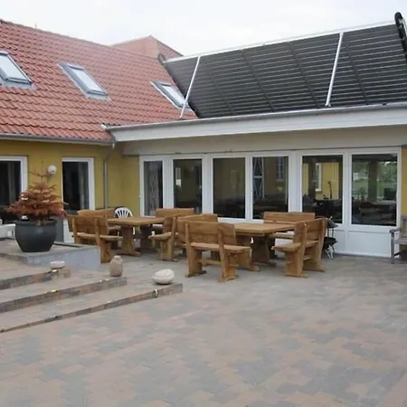 Højgaarden Hotel 2*